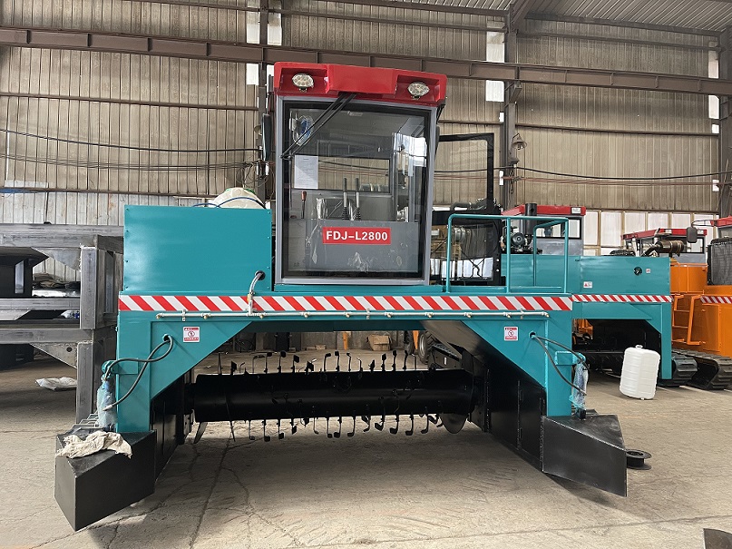 FDJ-2800型履帶式翻堆機